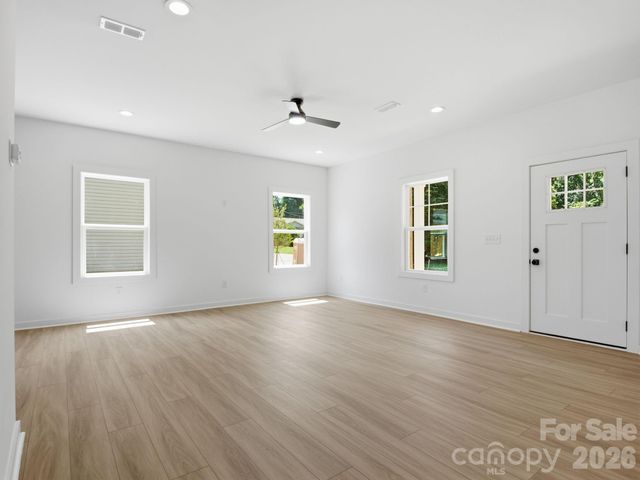2806 Willow Street, Charlotte, NC 28208