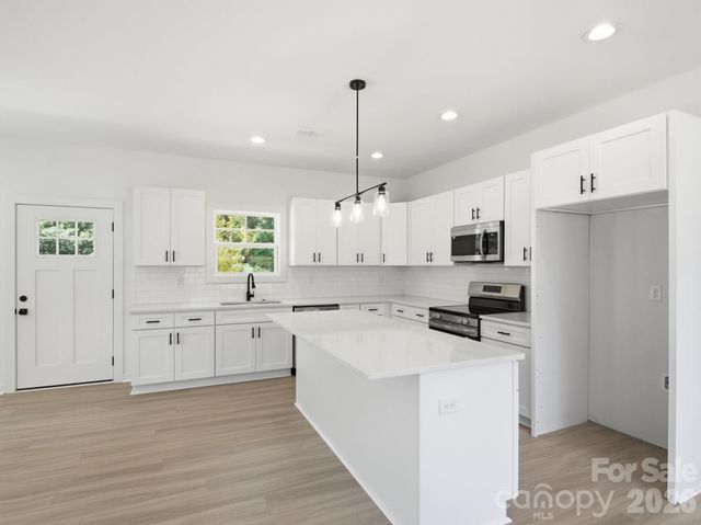 2806 Willow Street, Charlotte, NC 28208