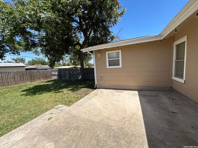 435 TRUDELL DR, San Antonio, TX 78213