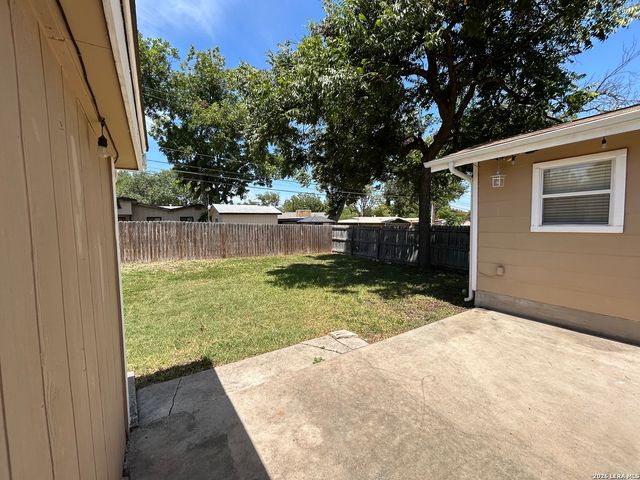 435 TRUDELL DR, San Antonio, TX 78213