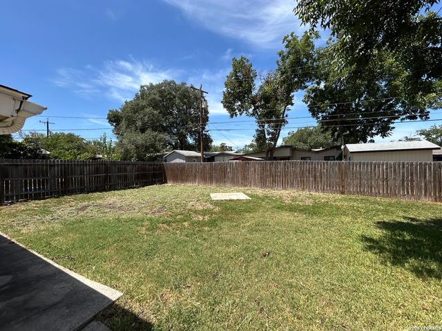 435 TRUDELL DR, San Antonio, TX 78213
