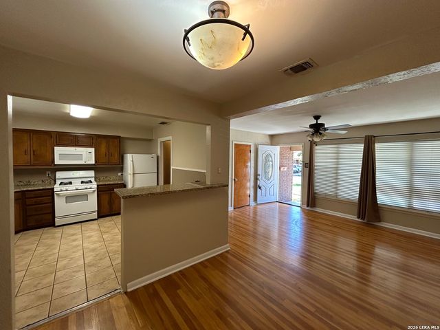 435 TRUDELL DR, San Antonio, TX 78213