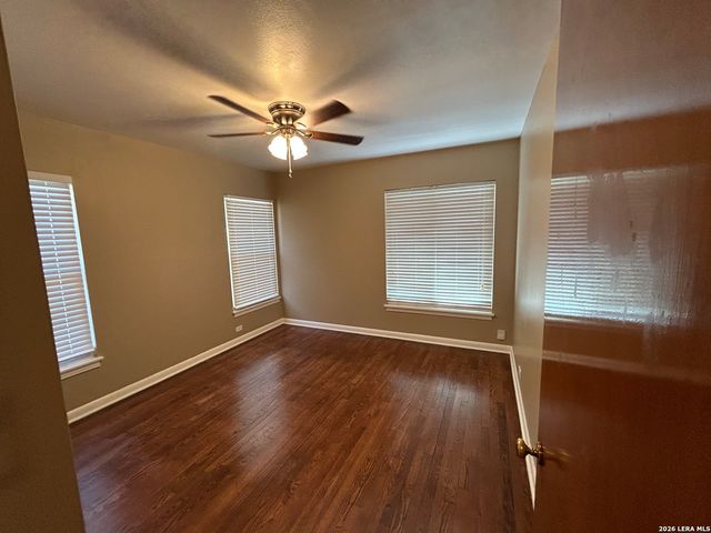 435 TRUDELL DR, San Antonio, TX 78213