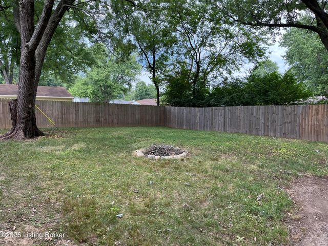 5581 Dorinda Dr, Louisville, KY 40258