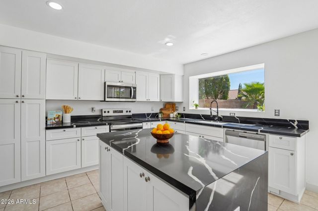 12425 W ENCANTO Boulevard, Avondale, AZ 85392