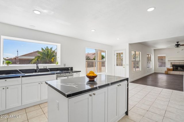 12425 W ENCANTO Boulevard, Avondale, AZ 85392