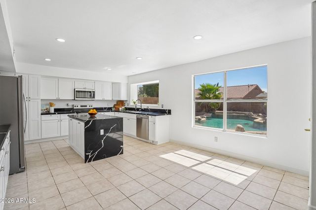 12425 W ENCANTO Boulevard, Avondale, AZ 85392