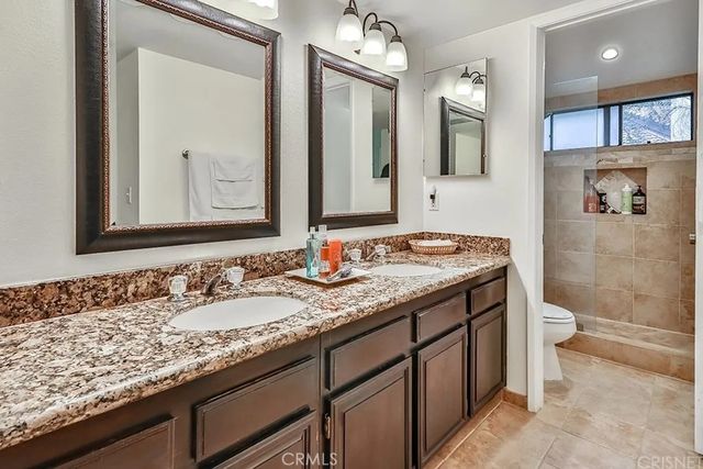 21931 Burbank 23, Woodland Hills, CA 91367