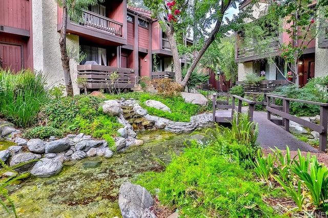 21931 Burbank 23, Woodland Hills, CA 91367