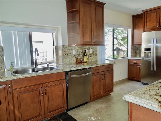 21931 Burbank 23, Woodland Hills, CA 91367