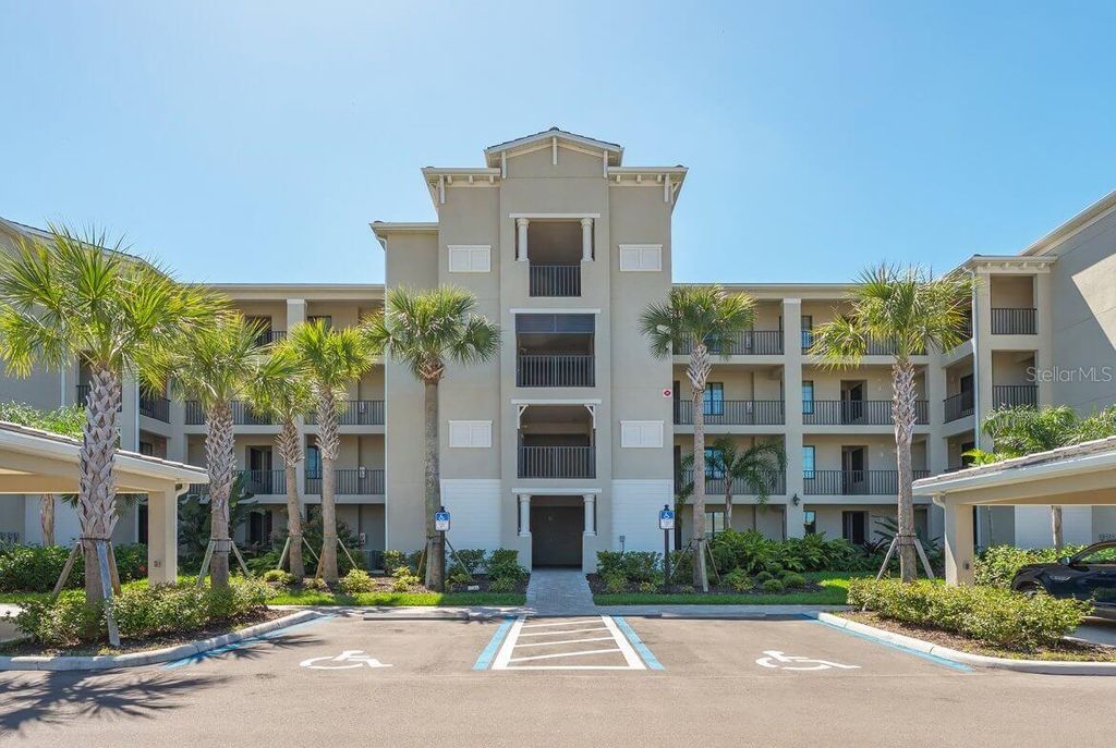 17902 GAWTHROP DRIVE 304, Lakewood Ranch, FL 34211