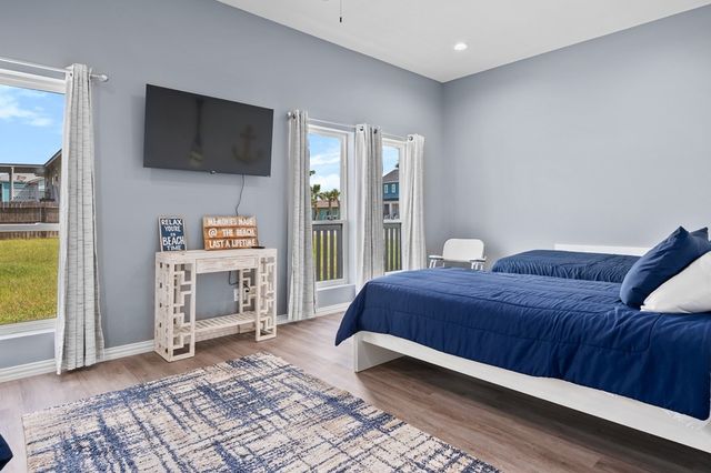 1819 Bay Shore Dr, Rockport, TX 78382