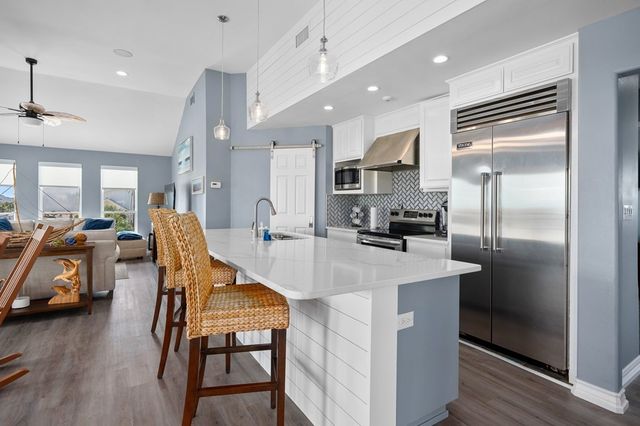 1819 Bay Shore Dr, Rockport, TX 78382