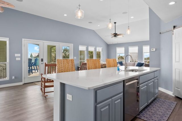 1819 Bay Shore Dr, Rockport, TX 78382