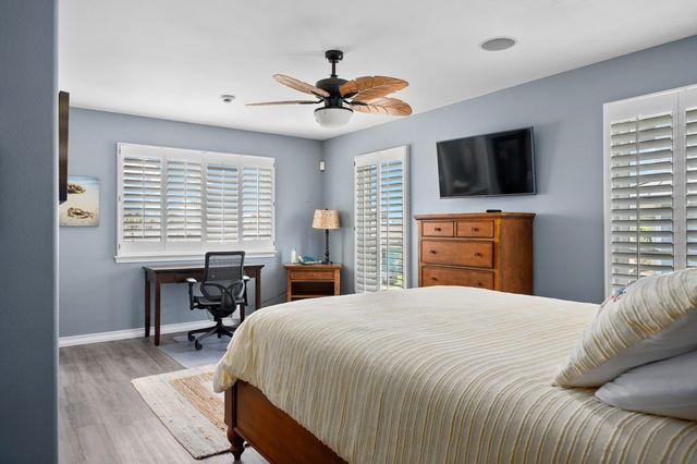 1819 Bay Shore Dr, Rockport, TX 78382