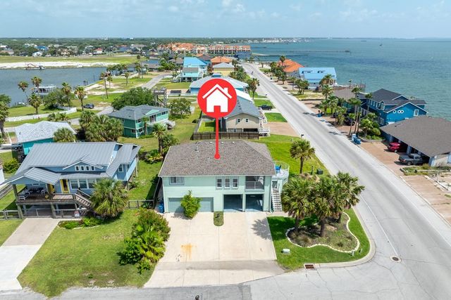 1819 Bay Shore Dr, Rockport, TX 78382