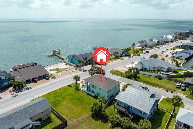 1819 Bay Shore Dr, Rockport, TX 78382