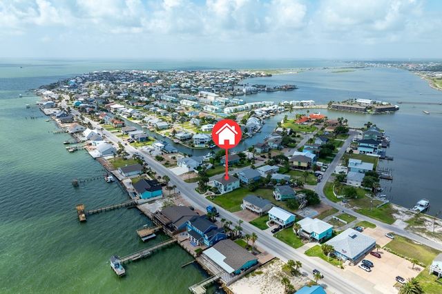 1819 Bay Shore Dr, Rockport, TX 78382