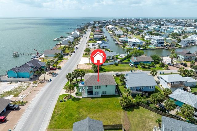 1819 Bay Shore Dr, Rockport, TX 78382