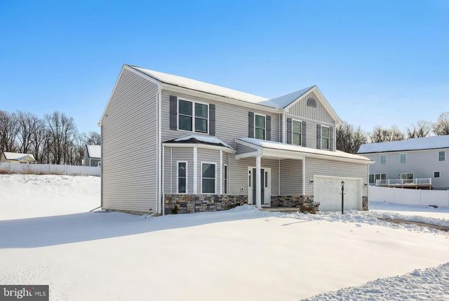 20 STEEPLE CHASE DR, York Haven, PA 17370