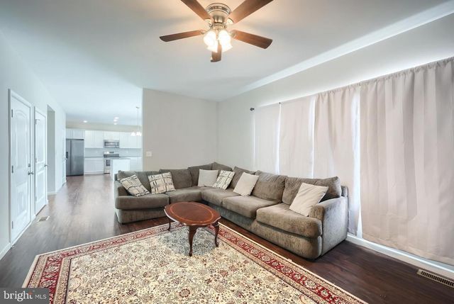 20 STEEPLE CHASE DR, York Haven, PA 17370