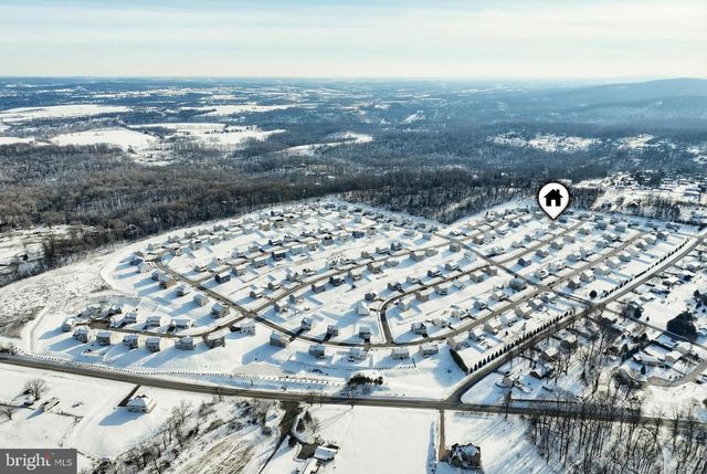 20 STEEPLE CHASE DR, York Haven, PA 17370