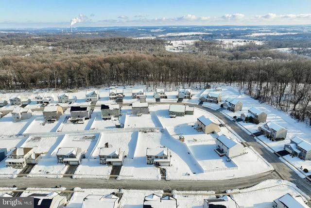 20 STEEPLE CHASE DR, York Haven, PA 17370