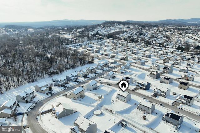 20 STEEPLE CHASE DR, York Haven, PA 17370