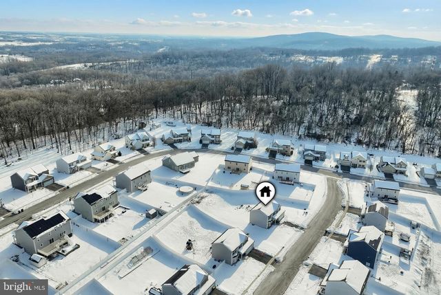 20 STEEPLE CHASE DR, York Haven, PA 17370