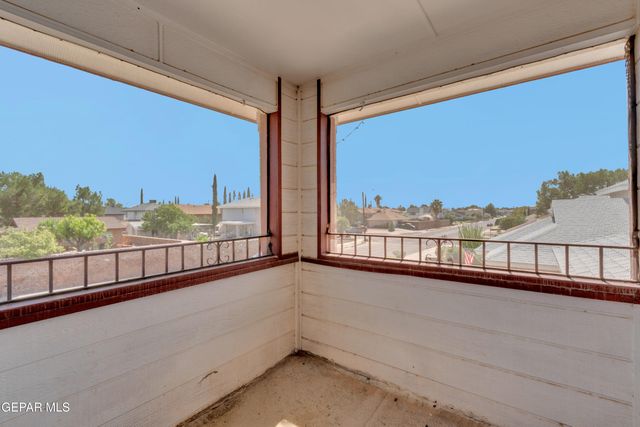 1909 POLLY HARRIS Drive, El Paso, TX 79936