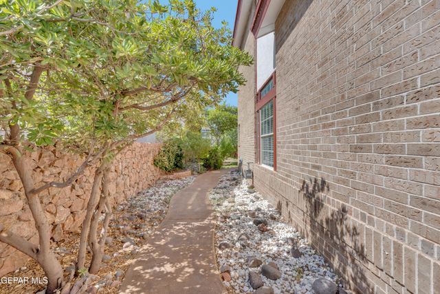 1909 POLLY HARRIS Drive, El Paso, TX 79936