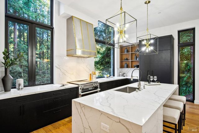 5 Tartan Rd, Mill Valley, CA 94941