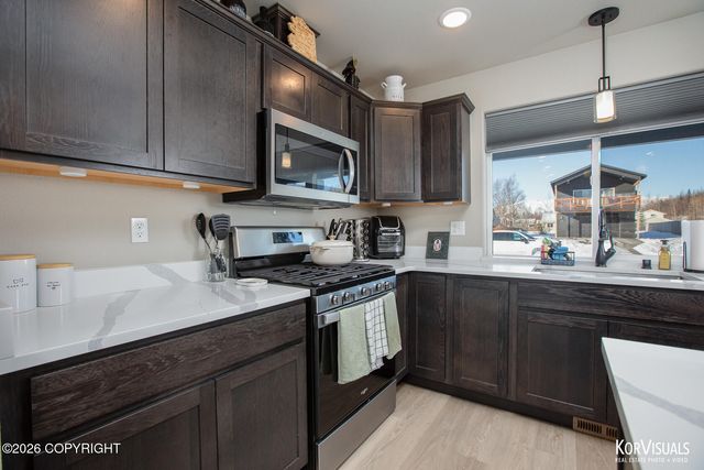 1031 E Mountain Peak Loop, Palmer, AK 99645