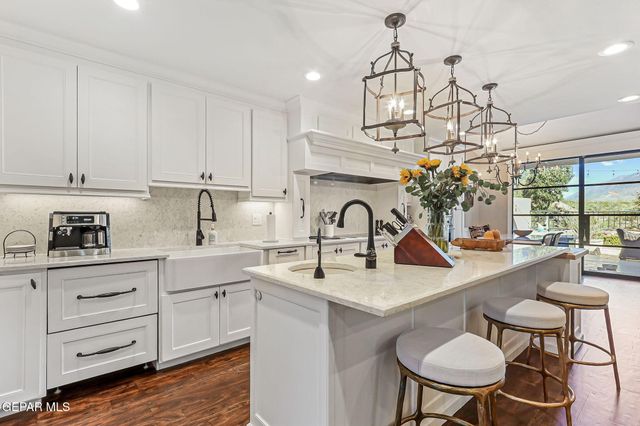 5944 MIRA HERMOSA Drive, El Paso, TX 79912