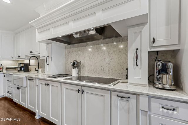 5944 MIRA HERMOSA Drive, El Paso, TX 79912