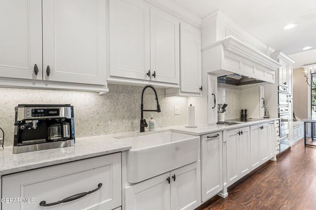 5944 MIRA HERMOSA Drive, El Paso, TX 79912