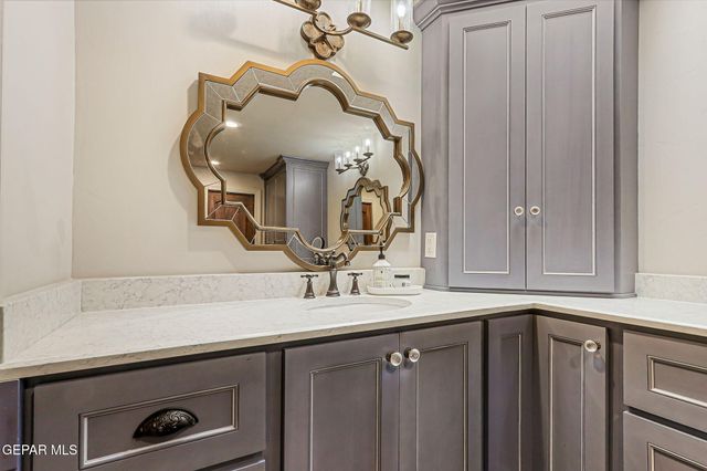 5944 MIRA HERMOSA Drive, El Paso, TX 79912