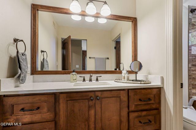 5944 MIRA HERMOSA Drive, El Paso, TX 79912