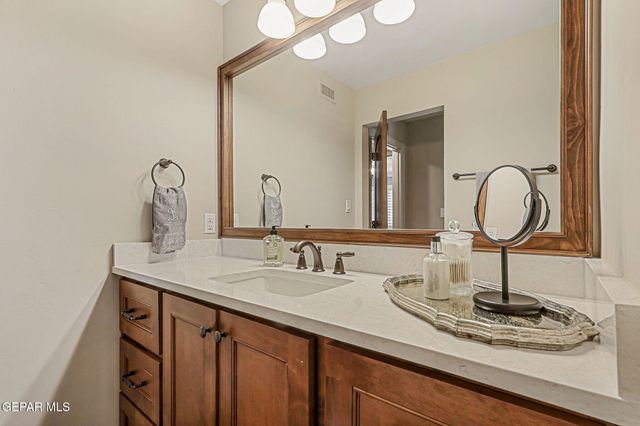 5944 MIRA HERMOSA Drive, El Paso, TX 79912