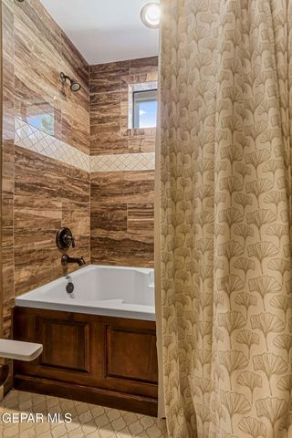 5944 MIRA HERMOSA Drive, El Paso, TX 79912