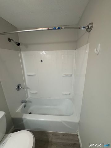 239 Old Farms Road 5C, Avon, CT 06001