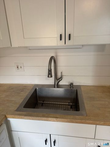 239 Old Farms Road 5C, Avon, CT 06001