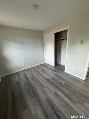 239 Old Farms Road 5C, Avon, CT 06001