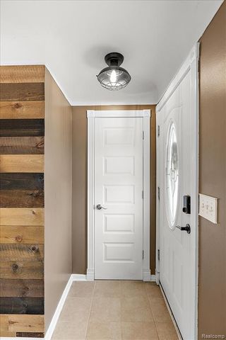 9364 Colorado Street, Livonia, MI 48150