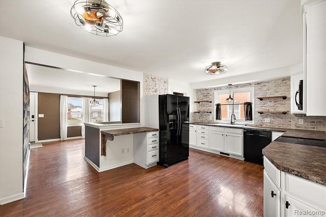 9364 Colorado Street, Livonia, MI 48150