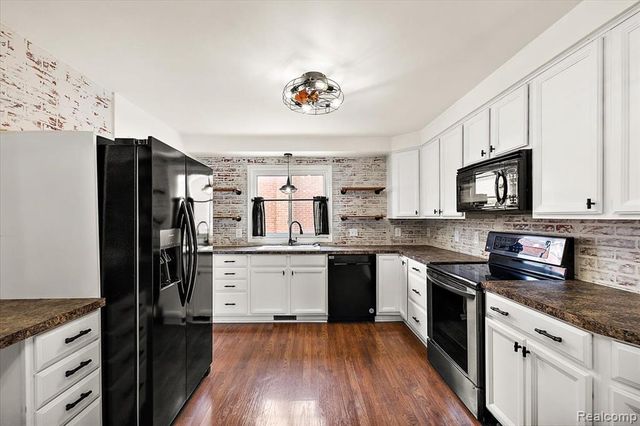 9364 Colorado Street, Livonia, MI 48150