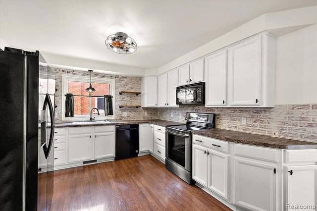 9364 Colorado Street, Livonia, MI 48150