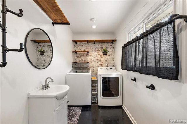 9364 Colorado Street, Livonia, MI 48150