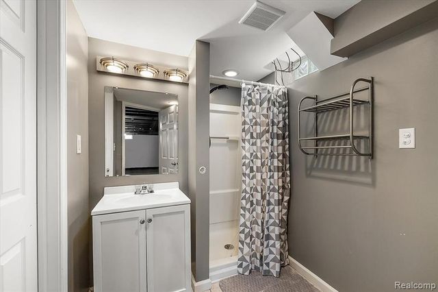 9364 Colorado Street, Livonia, MI 48150