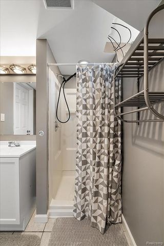 9364 Colorado Street, Livonia, MI 48150